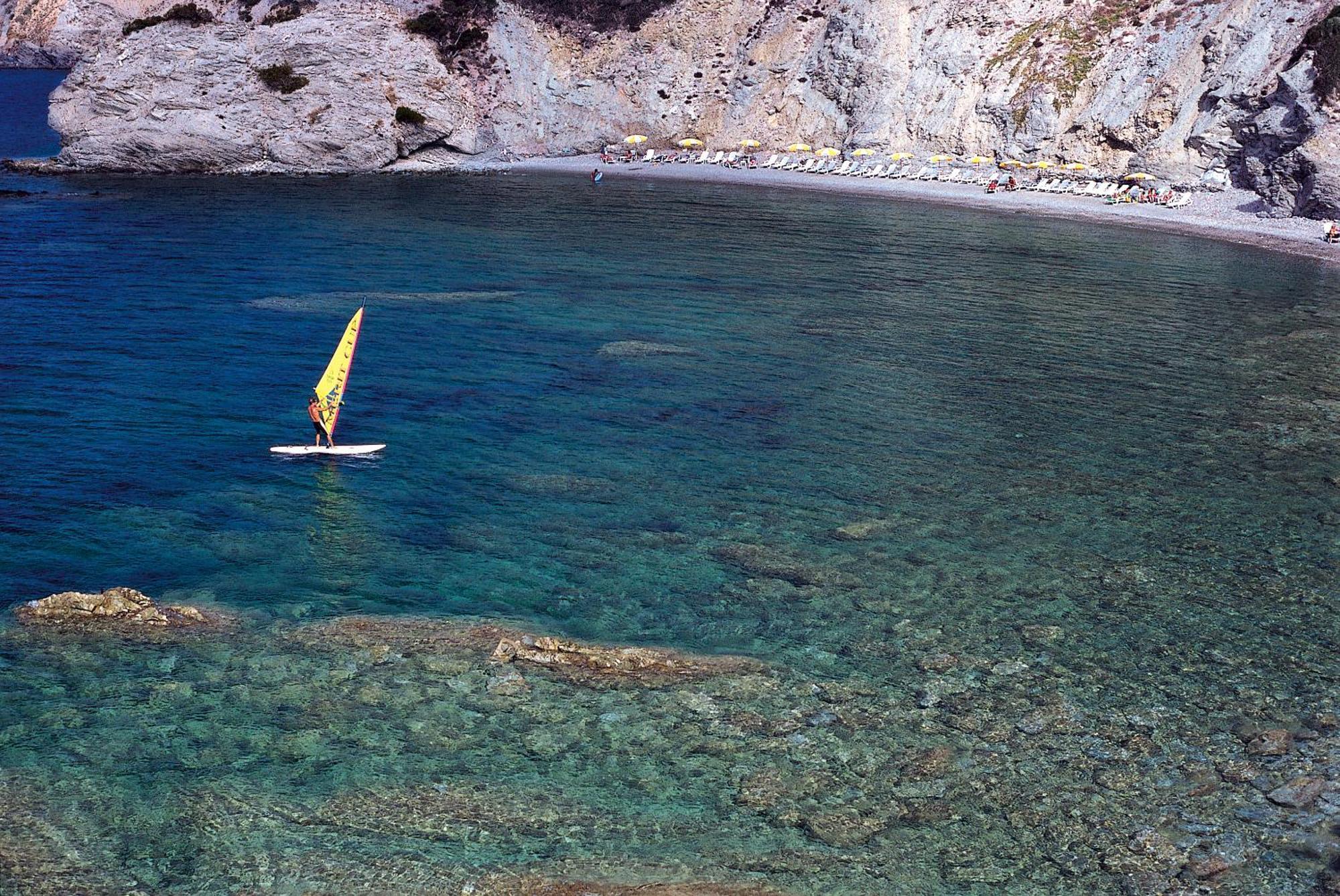 Aparthotel Baia Delle Ginestre