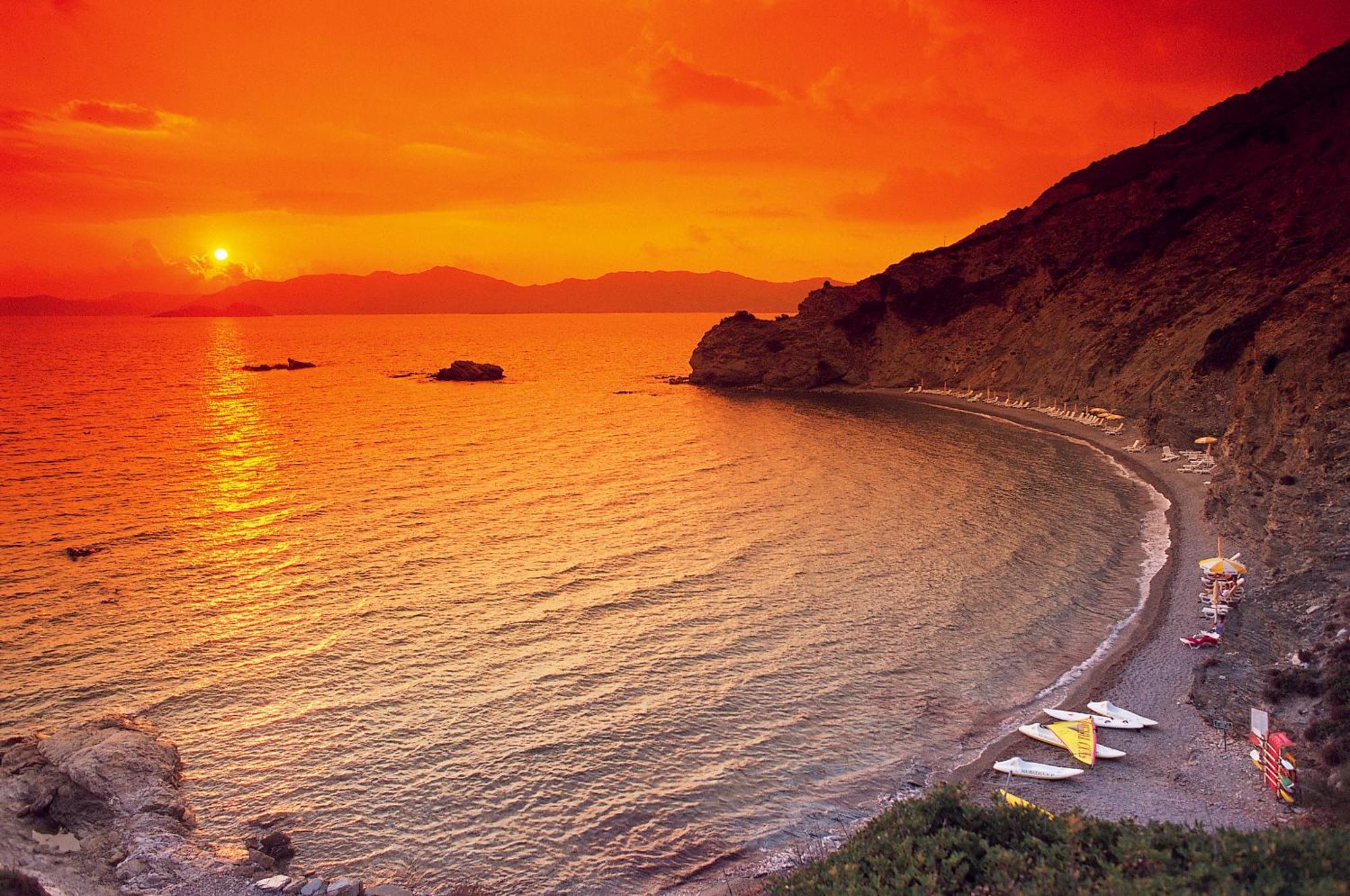 Eco Village Baia Delle Ginestre Apartahotel 4*